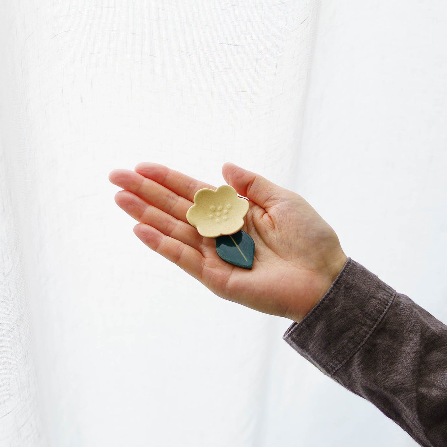 花箸置き　イエロー　葉っぱ1枚｜辻本路