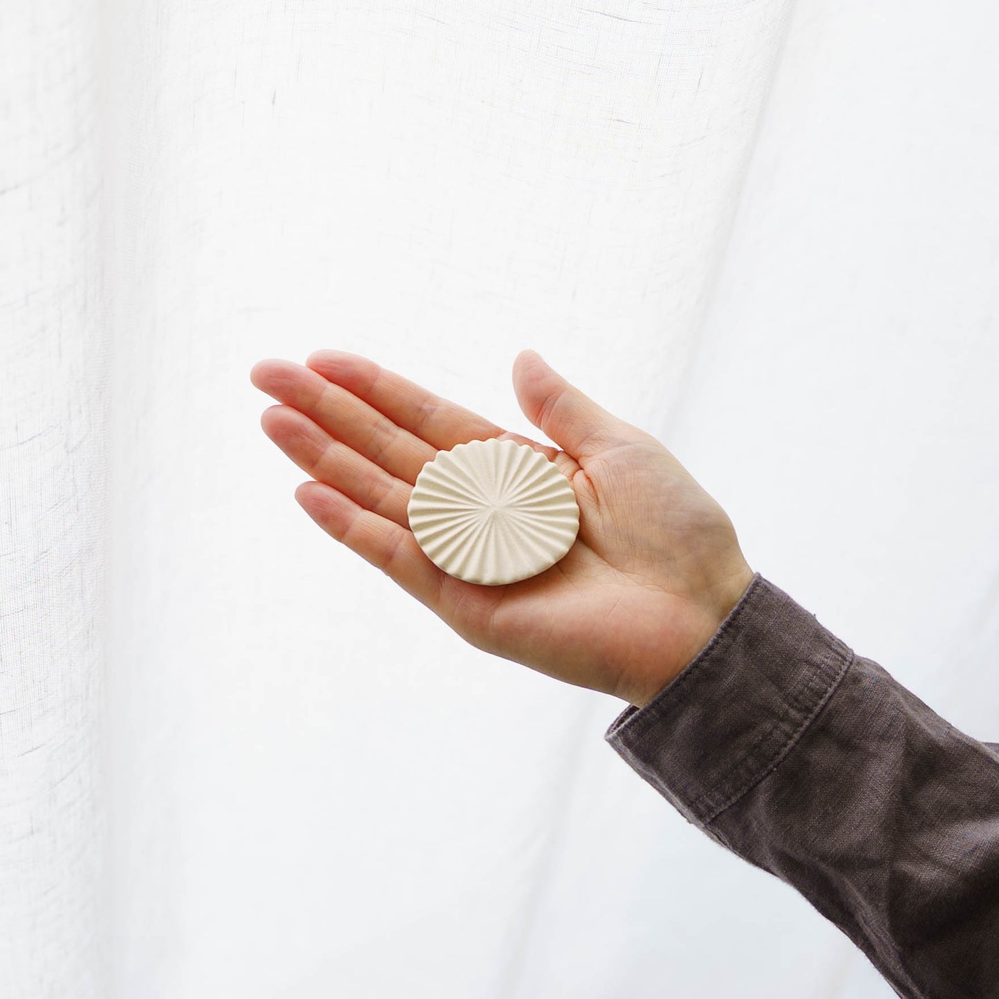 花箸置き　ダリア　ホワイト｜辻本路