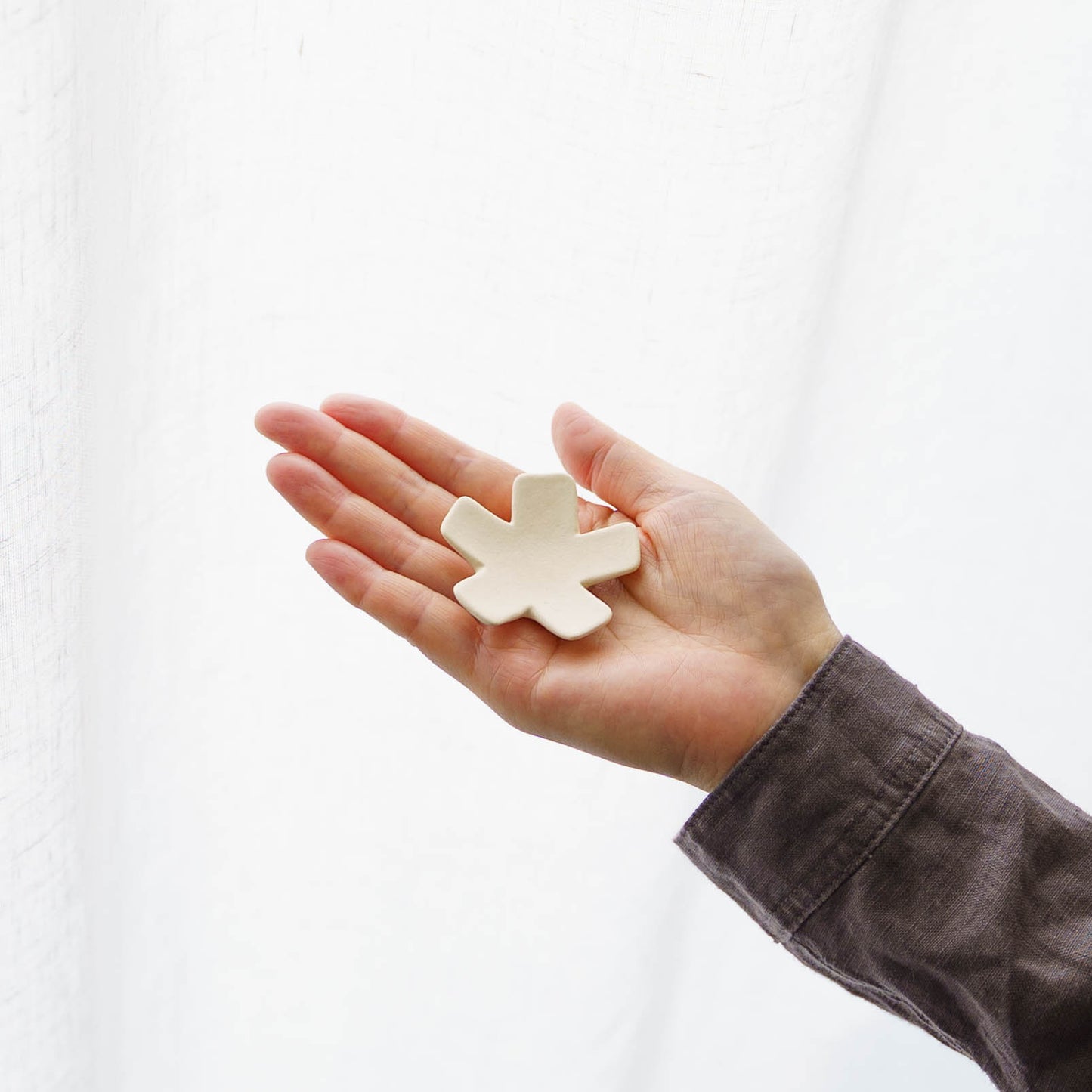 Flower chopstick rest Tulip white｜Michi Tsujimoto