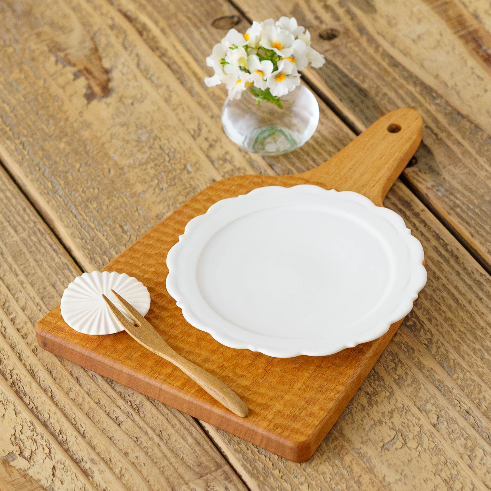 陶芸作家 辻本路 花箸置き ダリア ホワイト｜和食器通販 四季折折