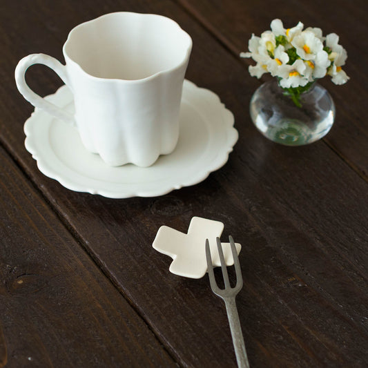 Flower chopstick rest Tulip white｜Michi Tsujimoto