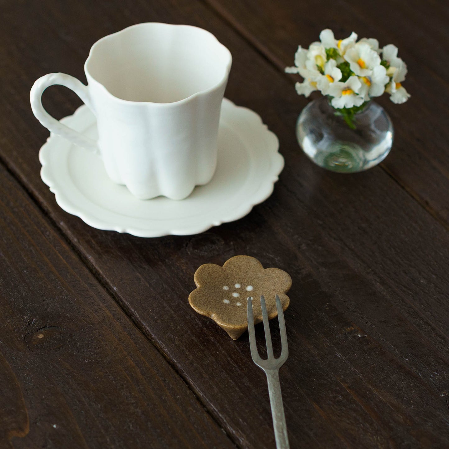 花箸置き　ベージュ｜辻本路