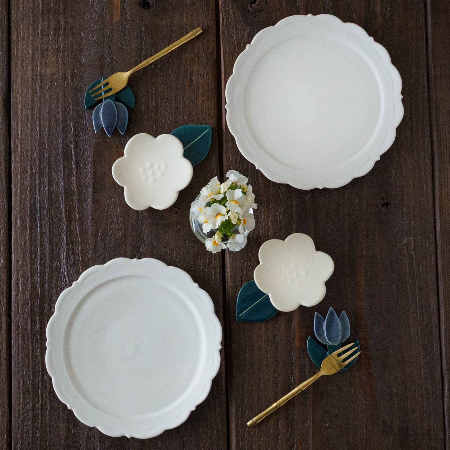 Flower chopstick rest Tulip white｜Michi Tsujimoto