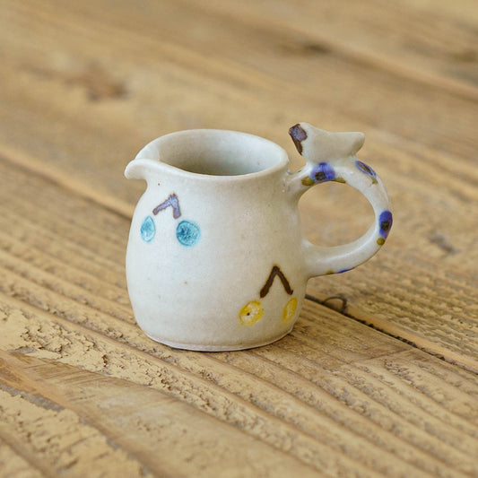 ミニピッチャー　とり x さくらんぼ　オフホワイト｜原田晴子