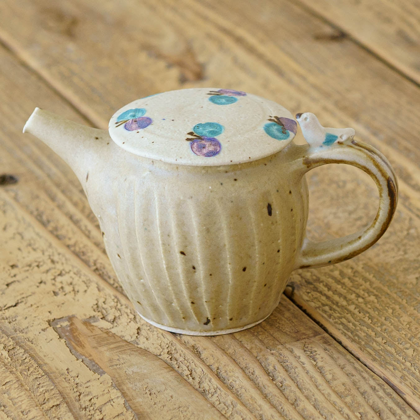 ポット　とり x ちょうちょ　ライトブラウン x オフホワイト｜原田晴子