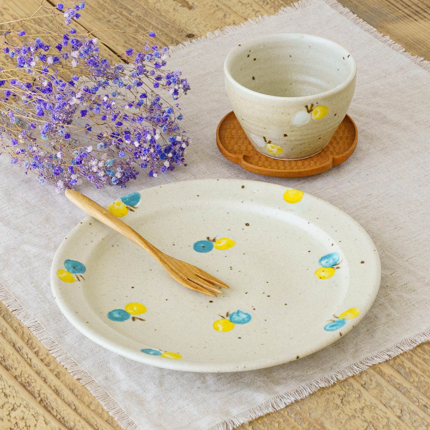 フリーカップ　ちょうちょ　ライトブラウン｜原田晴子