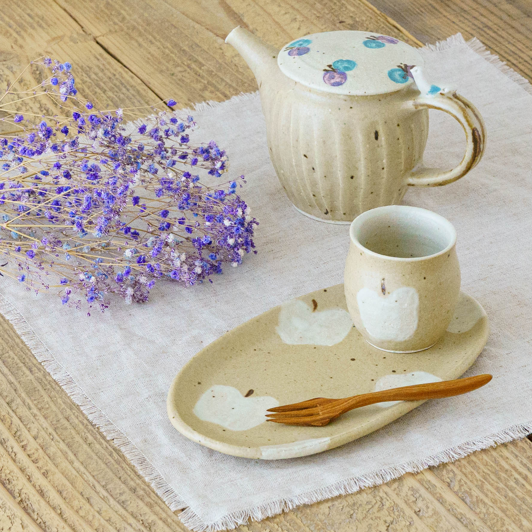 陶芸作家 原田晴子 楕円板皿 りんご ライトブラウン｜作家もの和食器