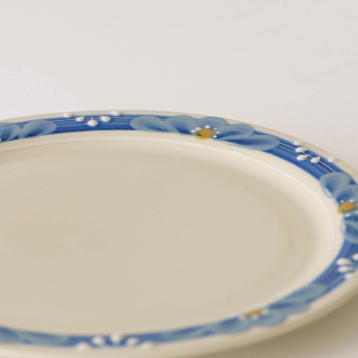 陶芸作家 アダチノポタリ 指描更紗 藍 23cmプレート｜和食器通販 四季