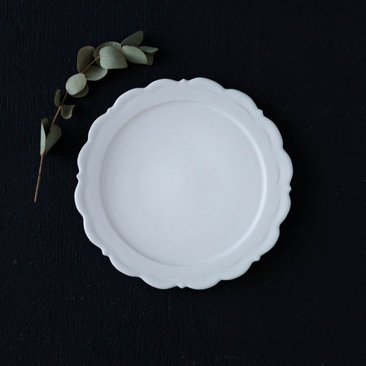 レリーフソーサー φ13.5　白｜藤村佳澄