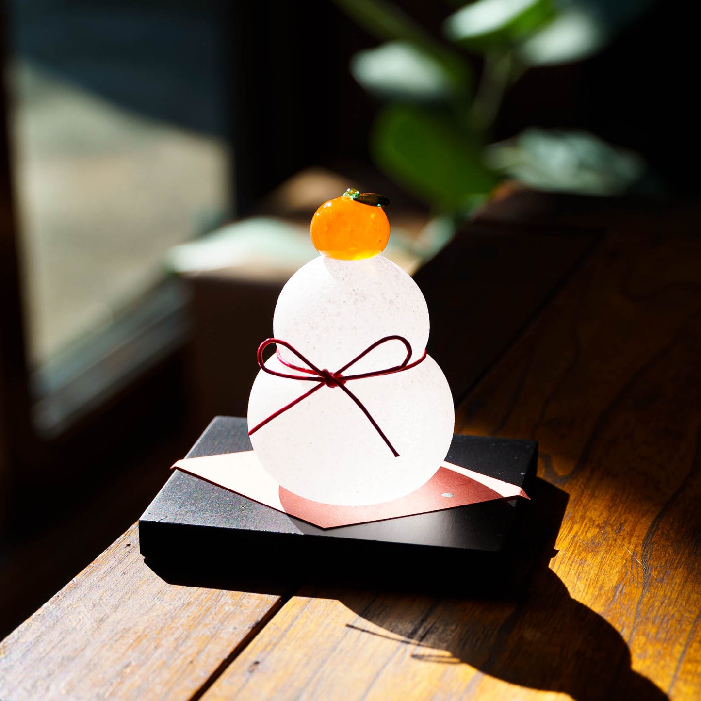 Glass kagami mochi small (with black stand)｜Gokurakuji glass studio