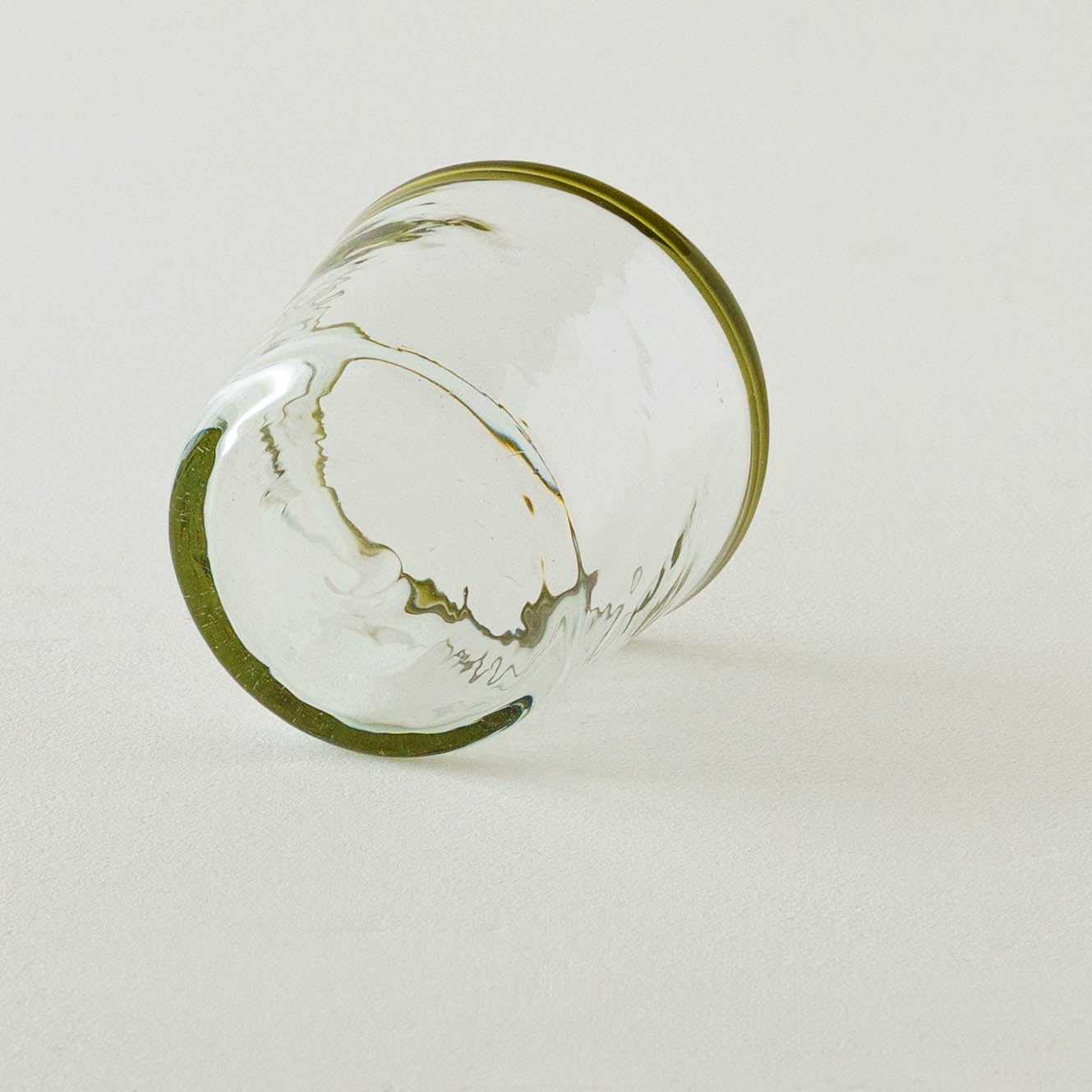 口巻きチマルーグラス　白 x オリーブ｜ニジノハ　平岩愛子