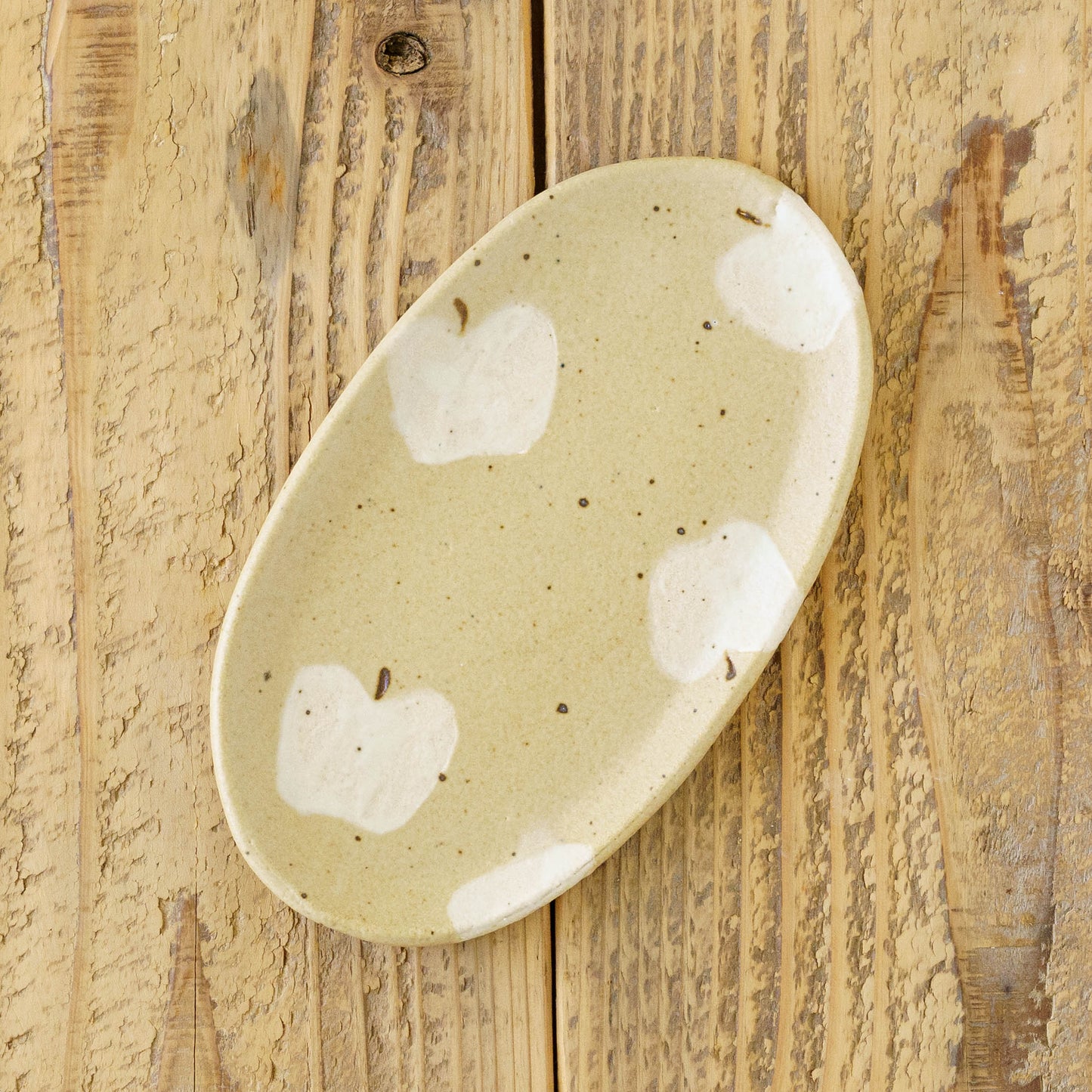 楕円板皿　りんご　ライトブラウン｜原田晴子