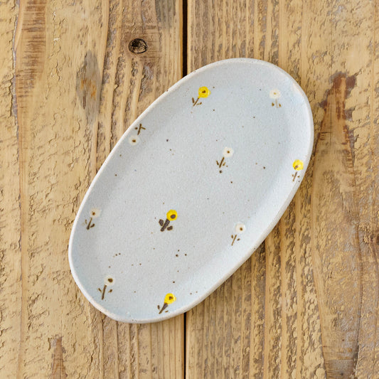楕円板皿　お花　ライトブルー（イエロー x ホワイト）｜原田晴子