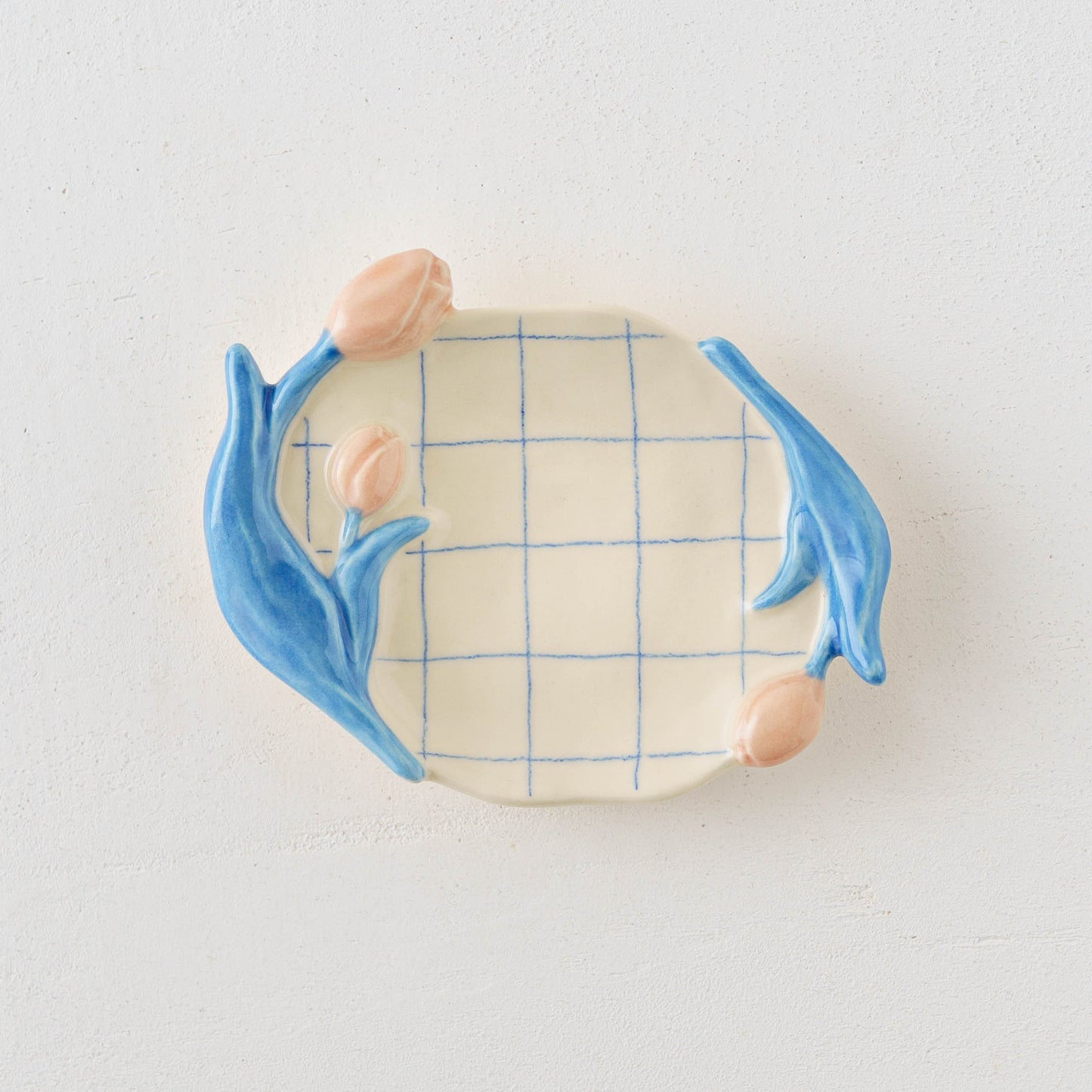 Tulip small plate A | Oya Sairi