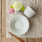 若菜綾子さんのリム鎬浅鉢と矢羽根彫り蕎麦猪口白