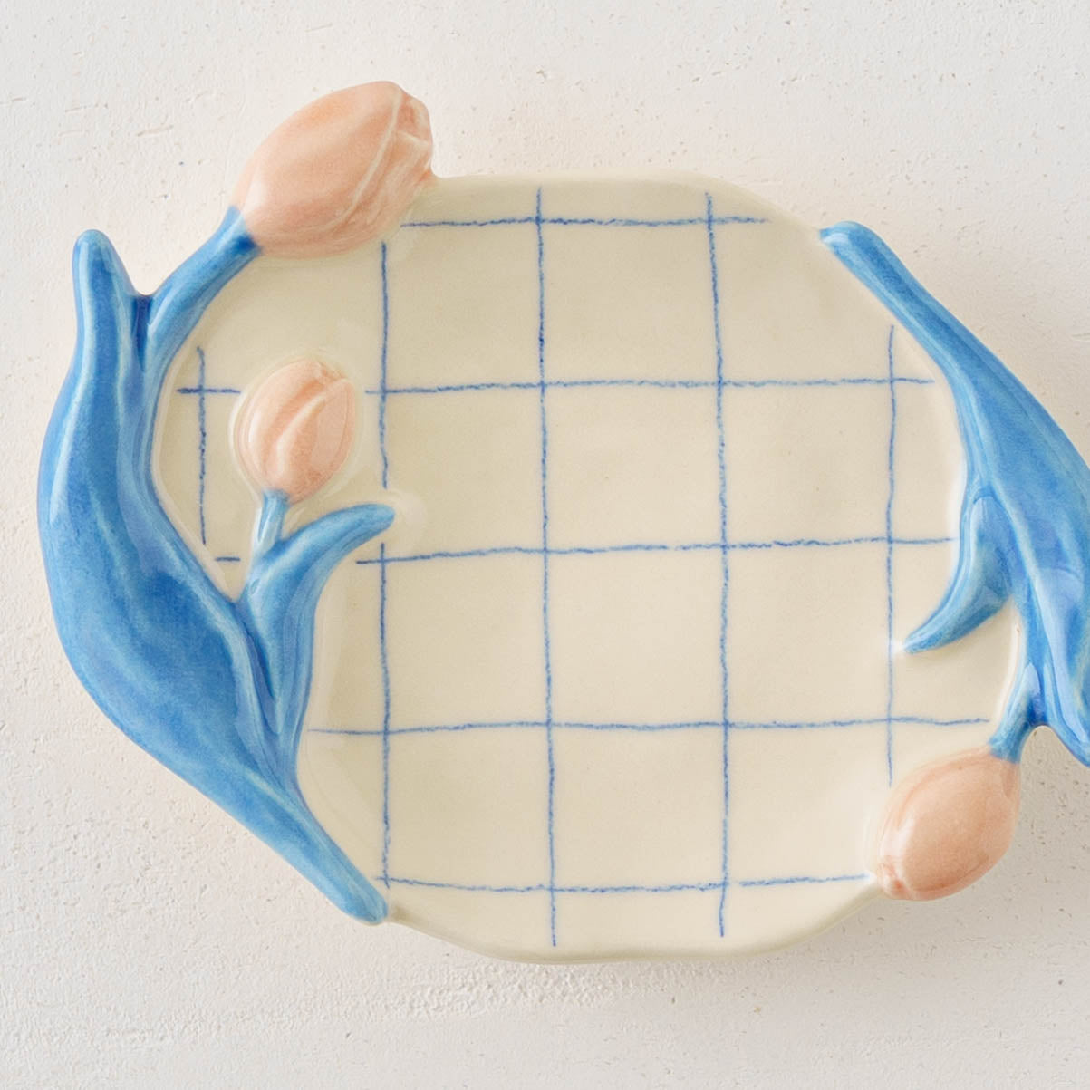 Tulip small plate A | Oya Sairi