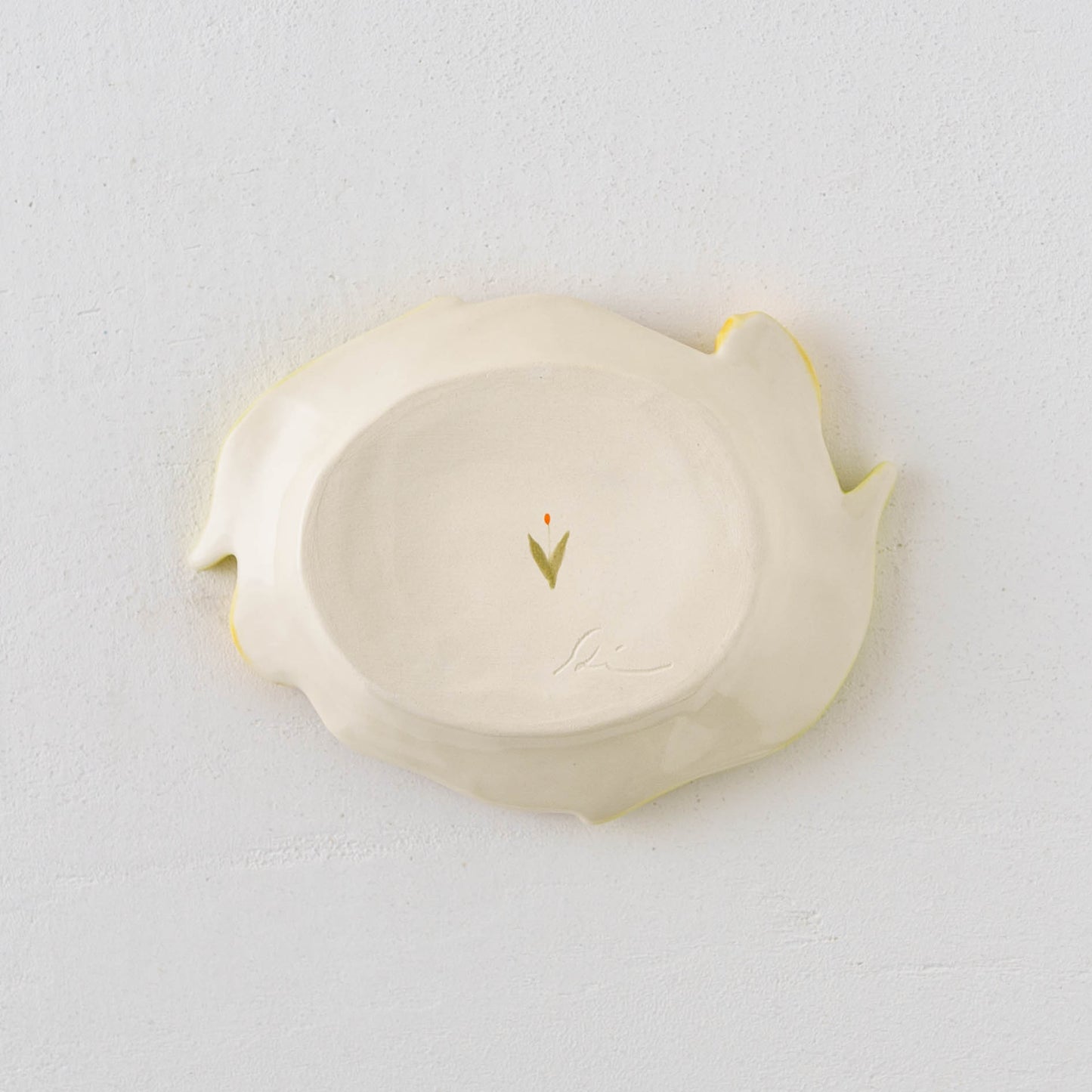 Tulip small plate C | Oya Sairi