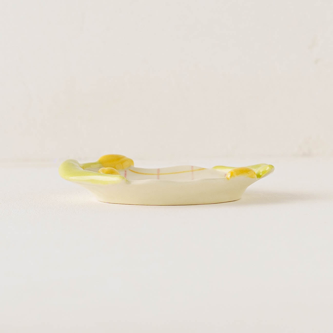 Tulip small plate C | Oya Sairi