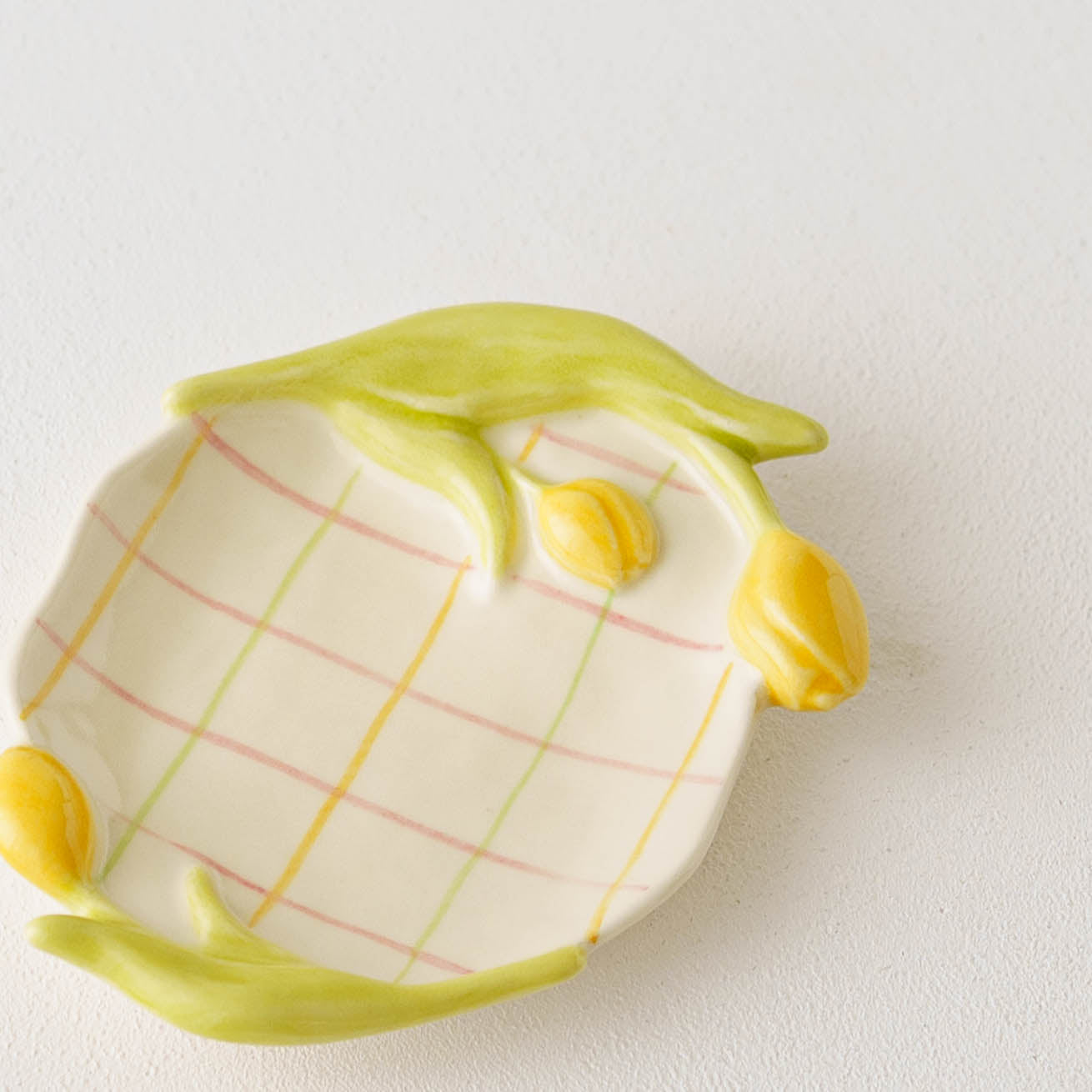 Tulip small plate C | Oya Sairi