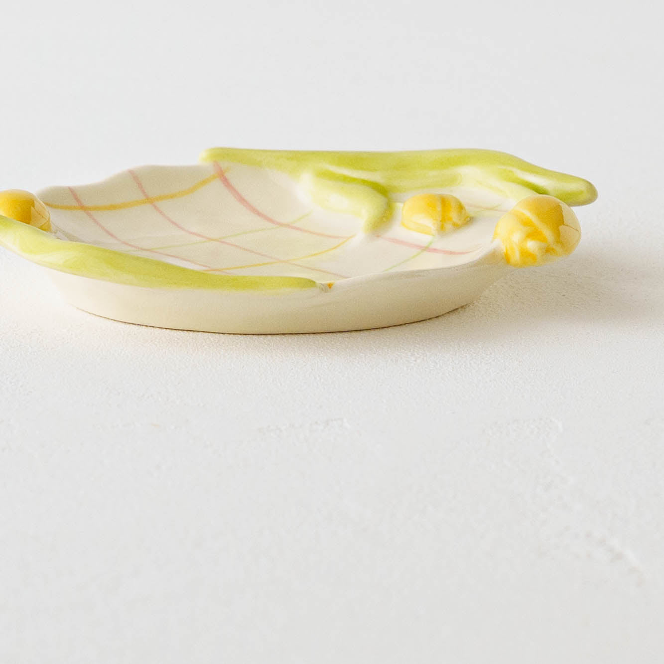 Tulip small plate C | Oya Sairi