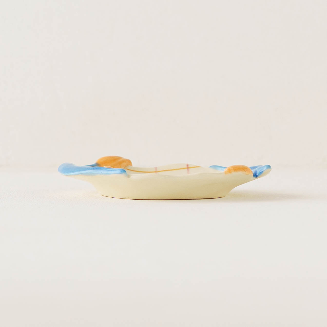 Tulip small plate E | Oya Sairi