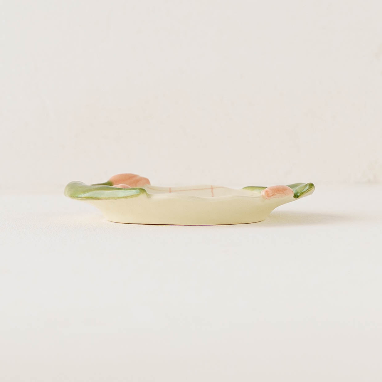 Tulip small plate F | Oya Sairi