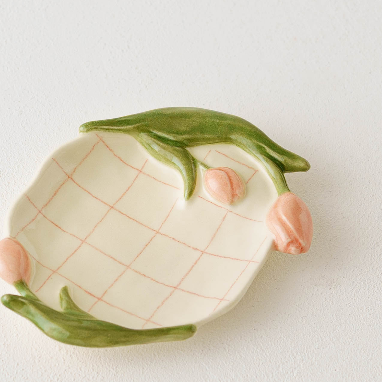 Tulip small plate F | Oya Sairi