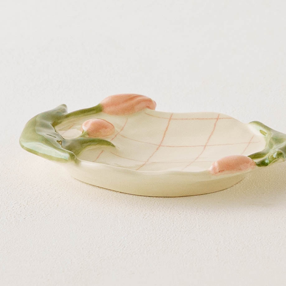 Tulip small plate F | Oya Sairi