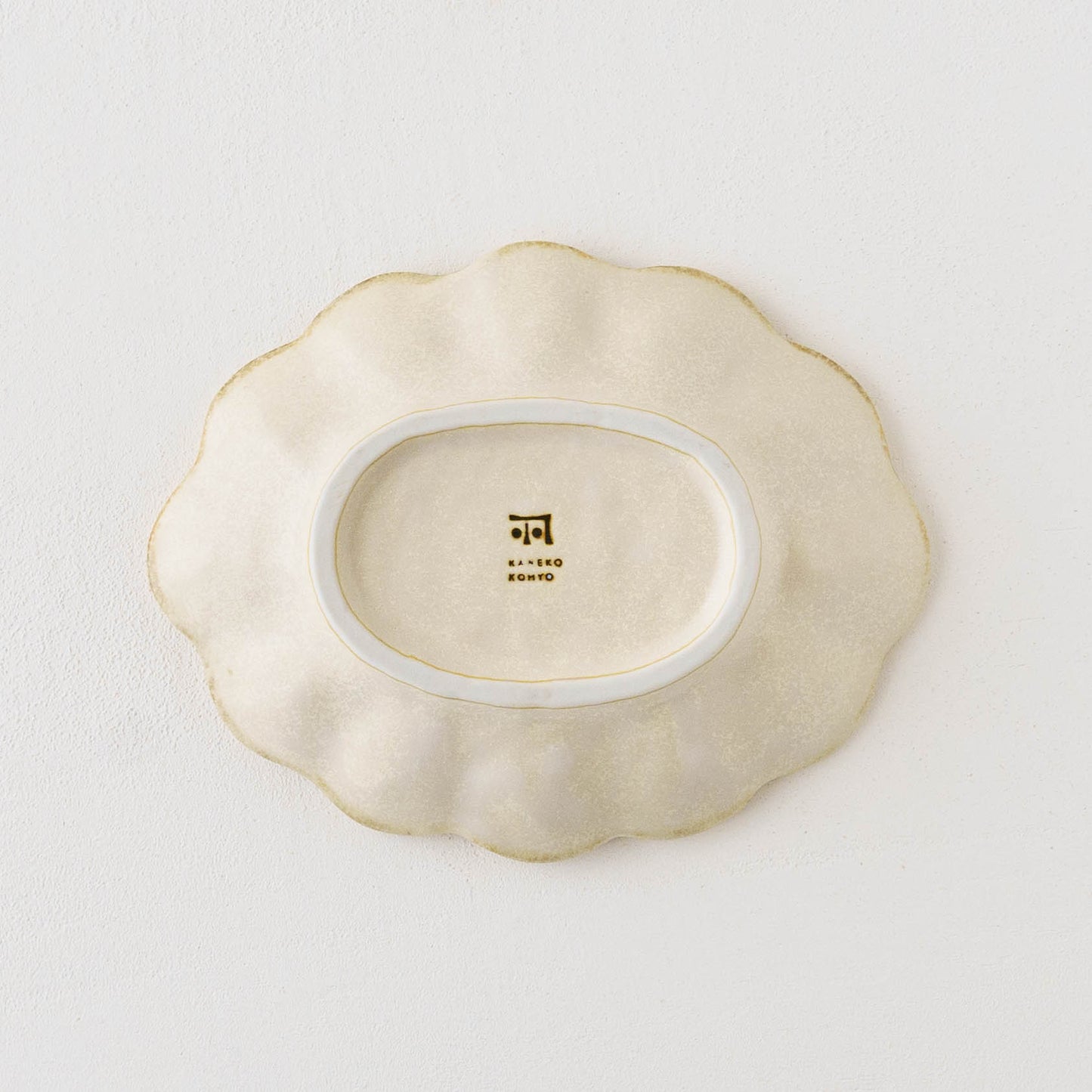 White Rinka 18 Oval Plate｜ Kaneko Kohyo 