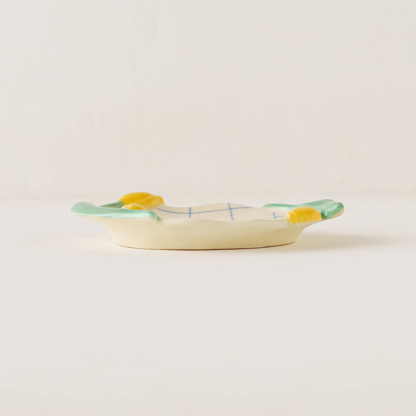 Tulip small plate H | Oya Sairi