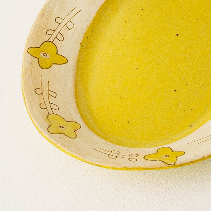 Oval plate yellow flower M | Asako Okamura