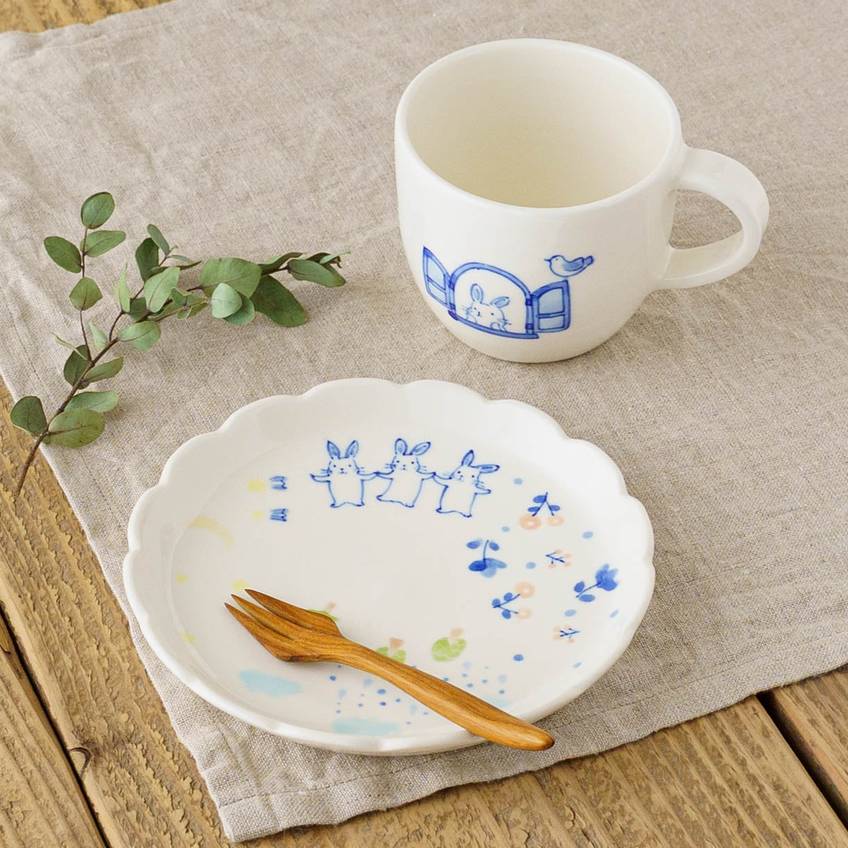 マグカップ　花とうさぎ｜喜多代京子