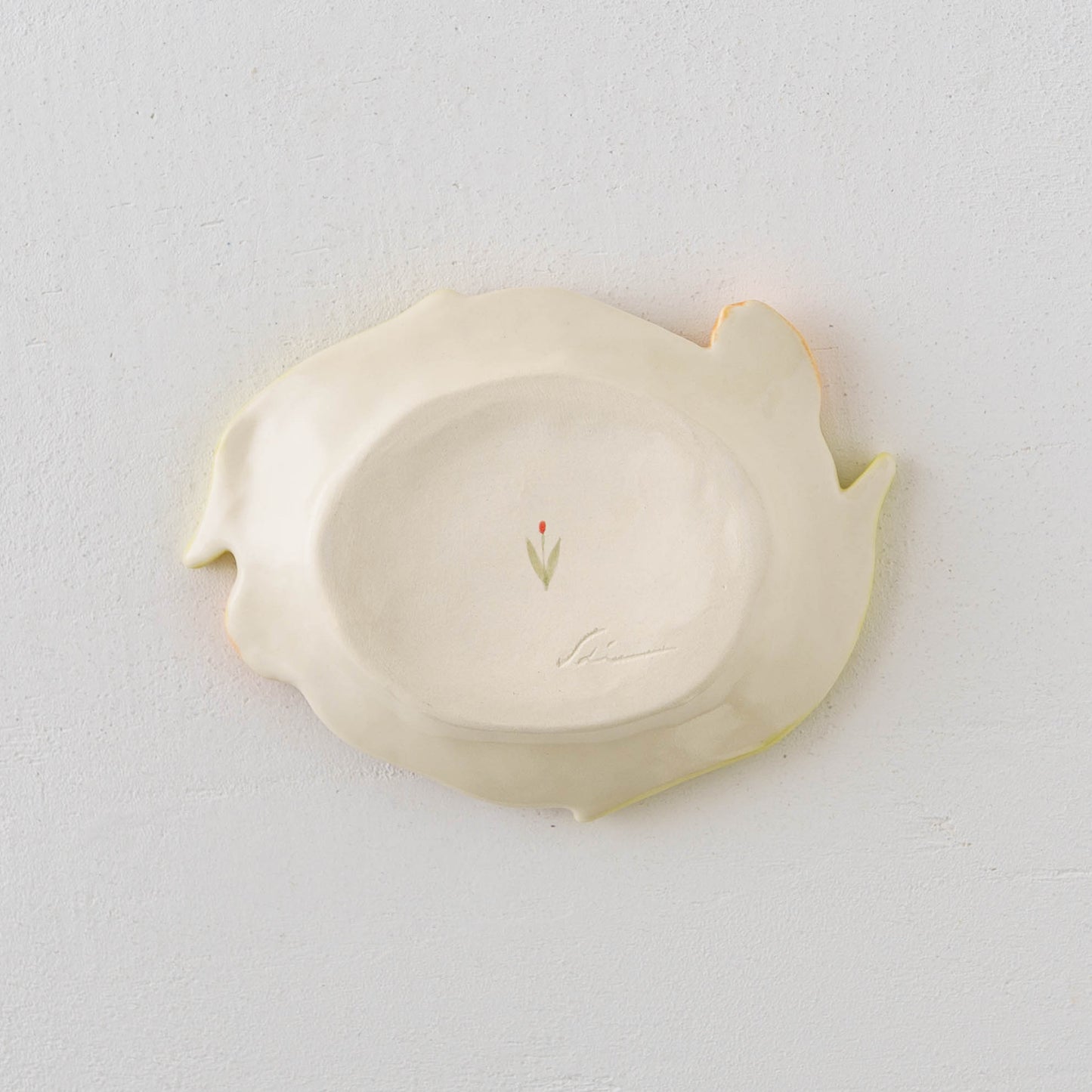 Tulip small plate K | Oya Sairi