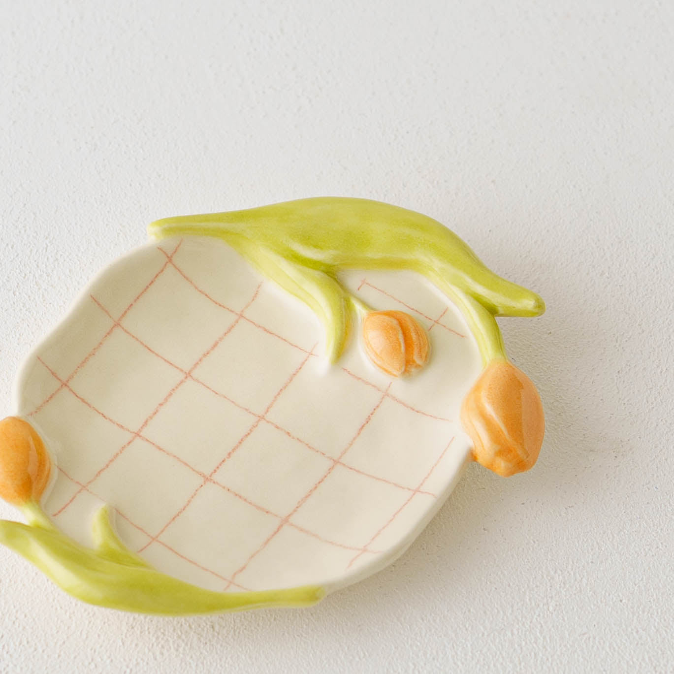 Tulip small plate K | Oya Sairi