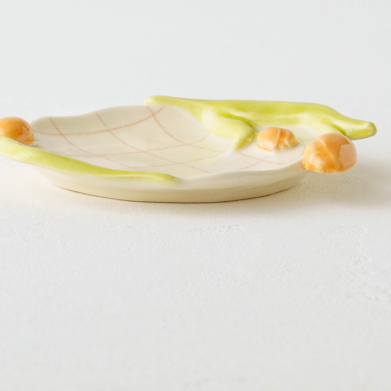Tulip small plate K | Oya Sairi