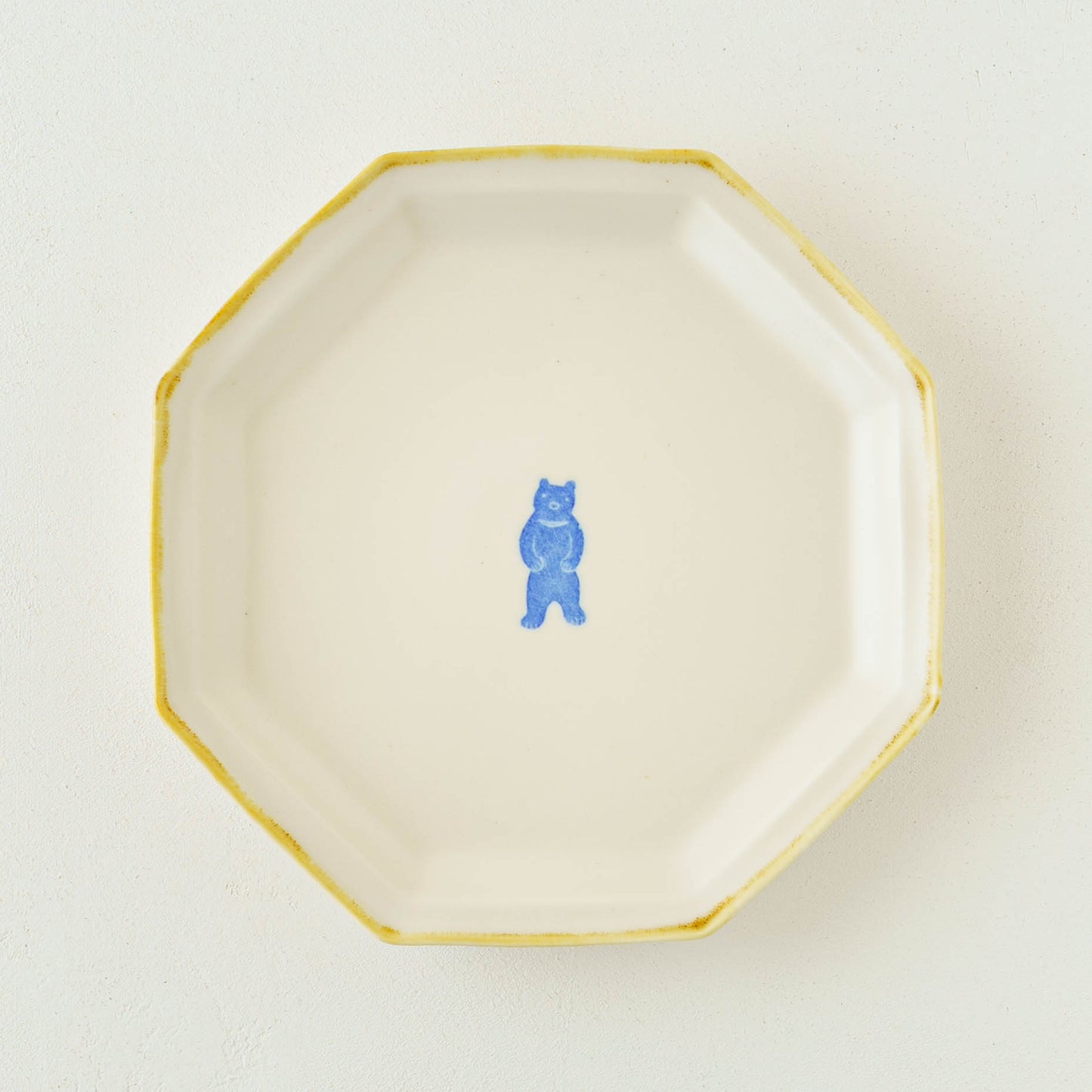 Large octagonal plate, bear design | Toshiyuki Haramura