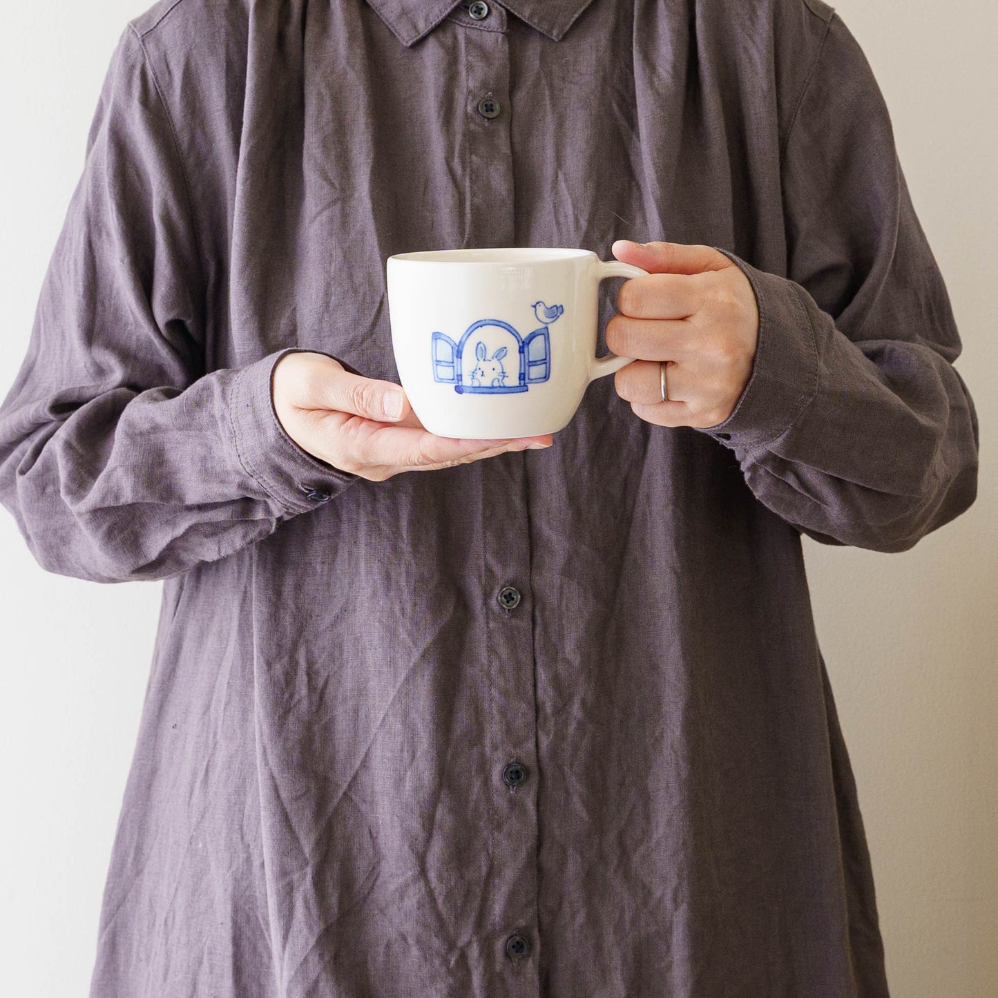 マグカップ　花とうさぎ｜喜多代京子