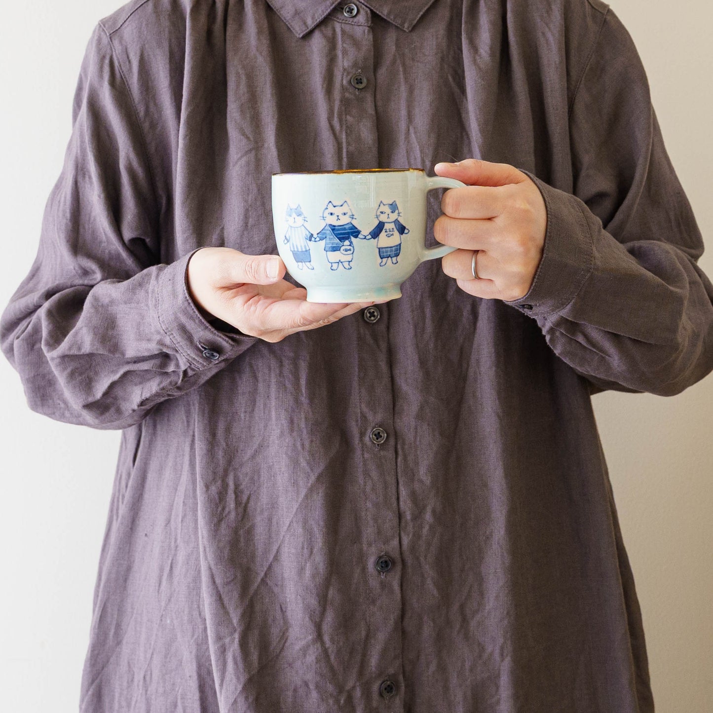 マグカップ　水色　ねこーず｜喜多代京子