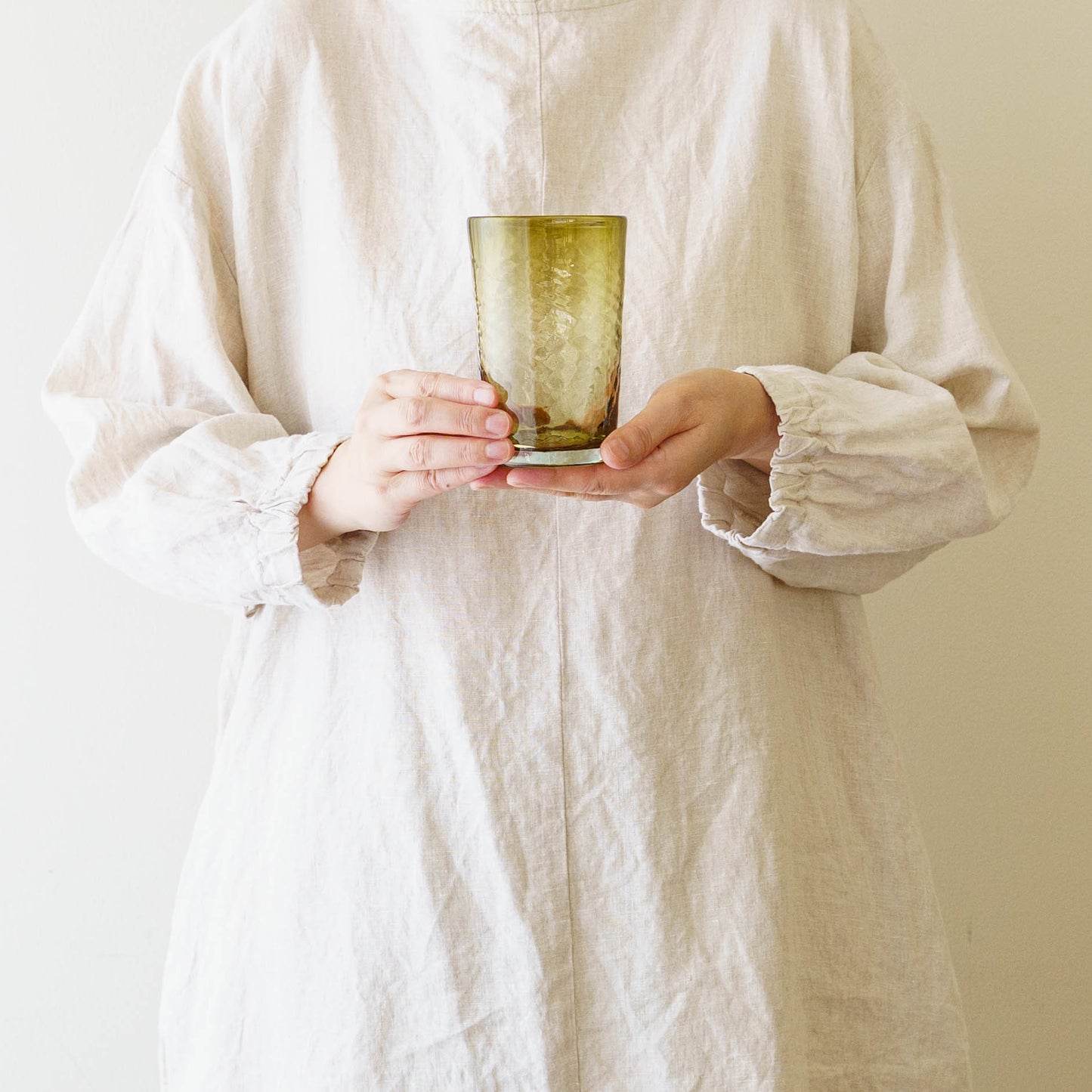 ストレートタンブラー　中　オリーブ｜ニジノハ　平岩愛子