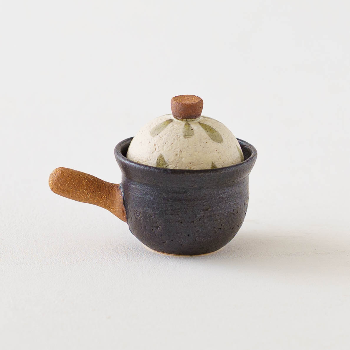 土鍋箸置き　しずく模様　白 x モスグリーン x 錆色｜池本直子