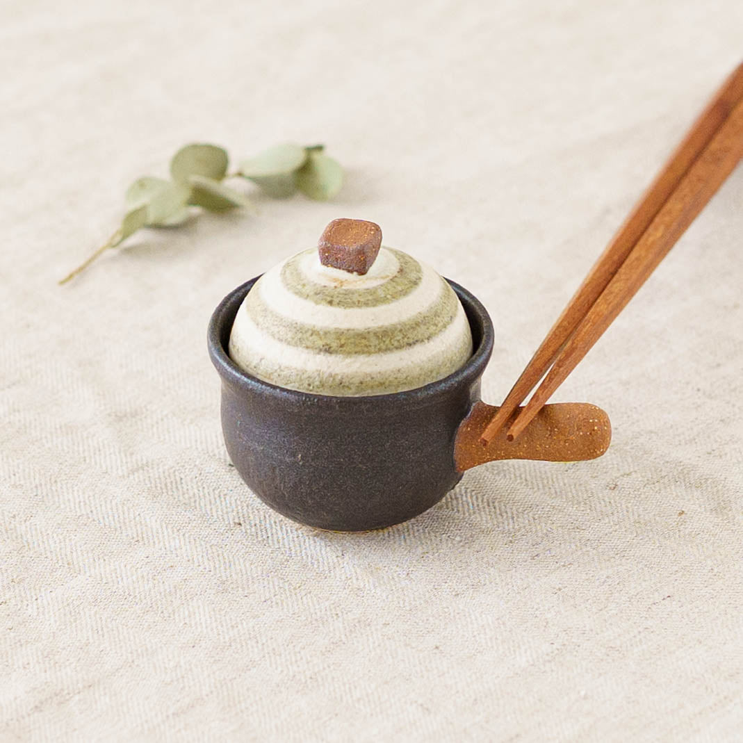 Clay pot chopstick rest spiral | Naoko Ikemoto