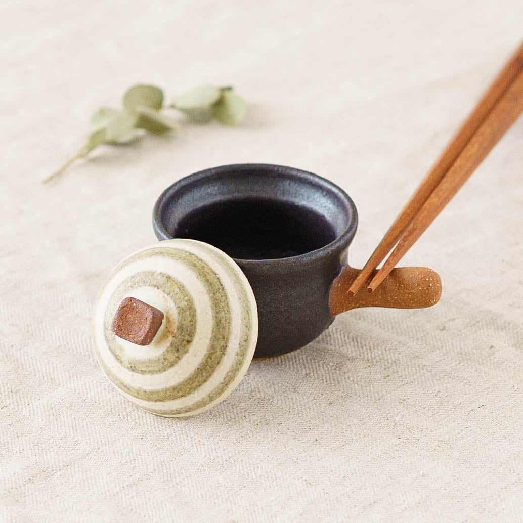 Clay pot chopstick rest spiral | Naoko Ikemoto