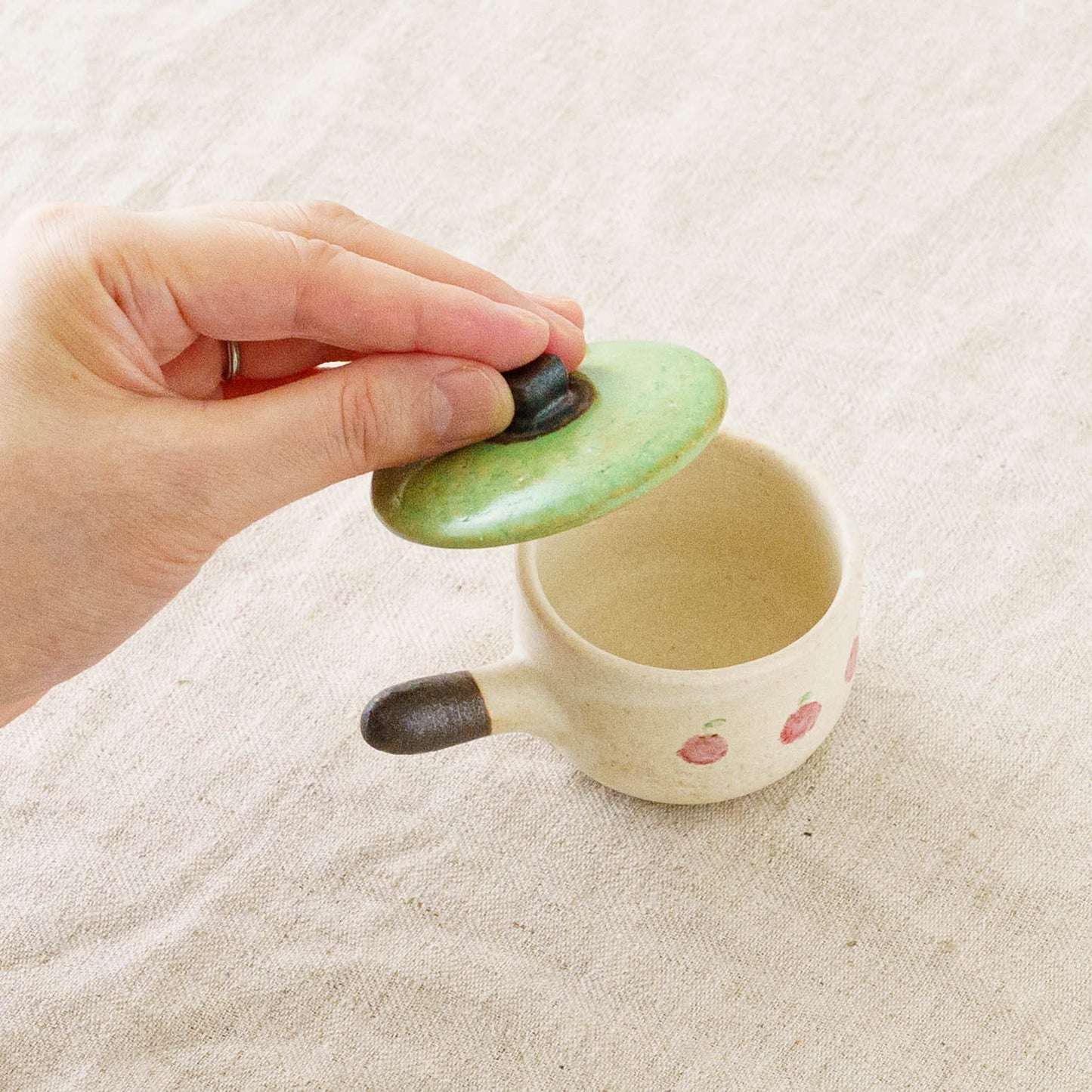 土鍋箸置き　ホーロータイプ　りんご　グリーン x 白｜池本直子