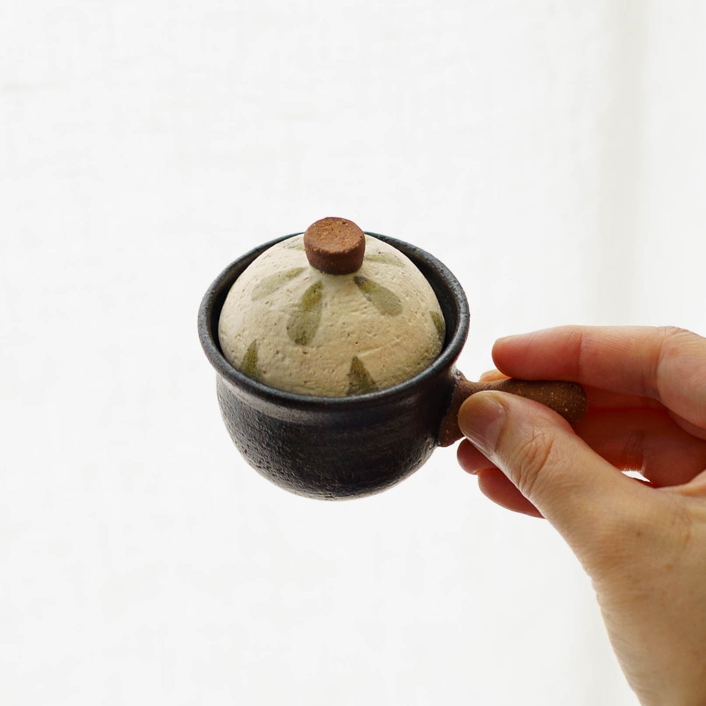 土鍋箸置き　しずく模様　白 x モスグリーン x 錆色｜池本直子