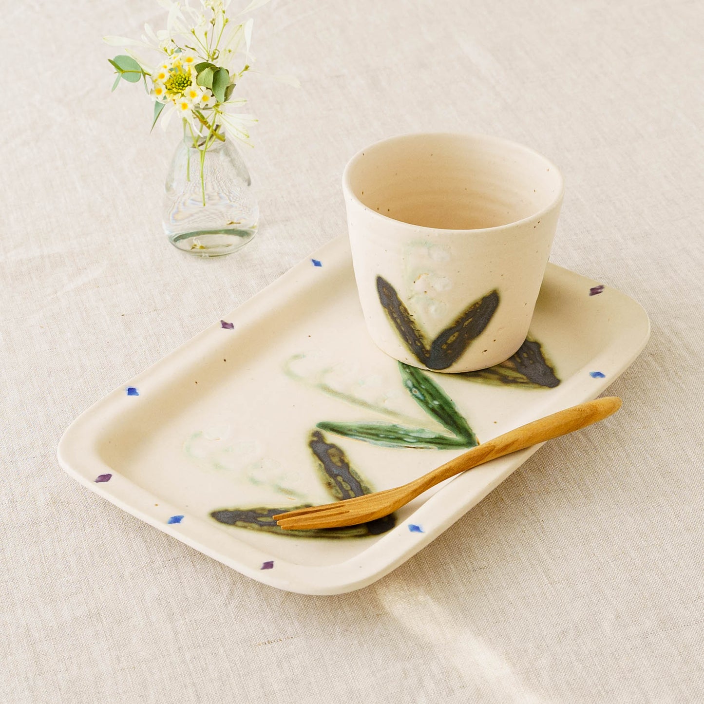 Flower Plate White B | Yukiko Nagahama (Yabukarabou)