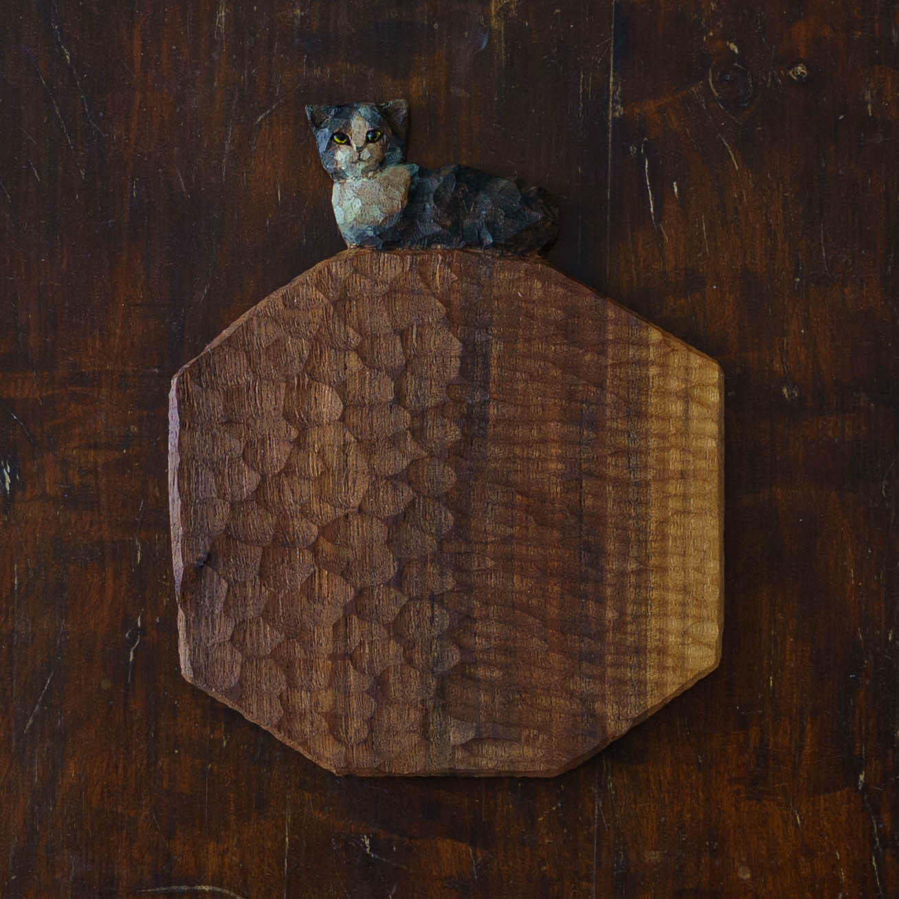 木彫りプレート　D｜クロミヤアイ