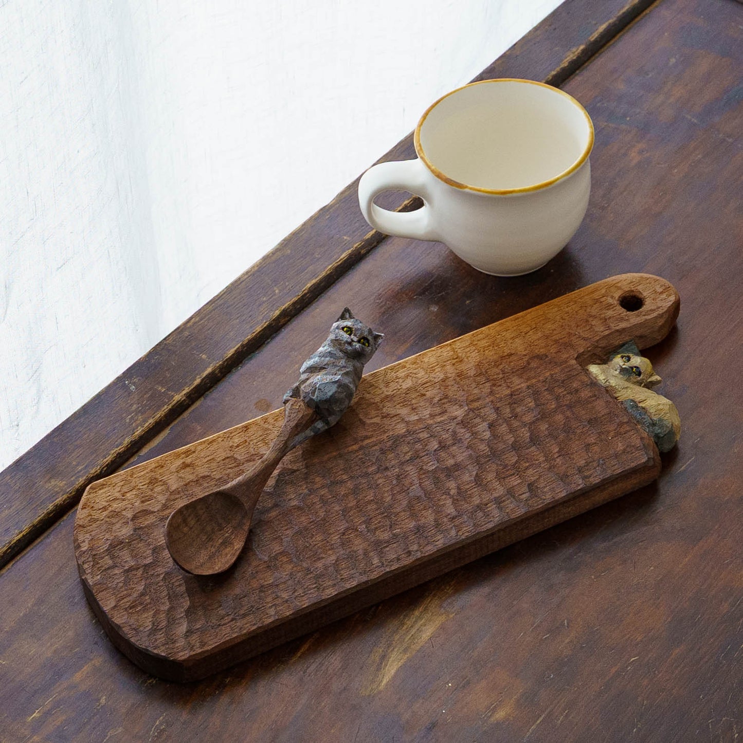 木彫りカッティングボード｜クロミヤアイ