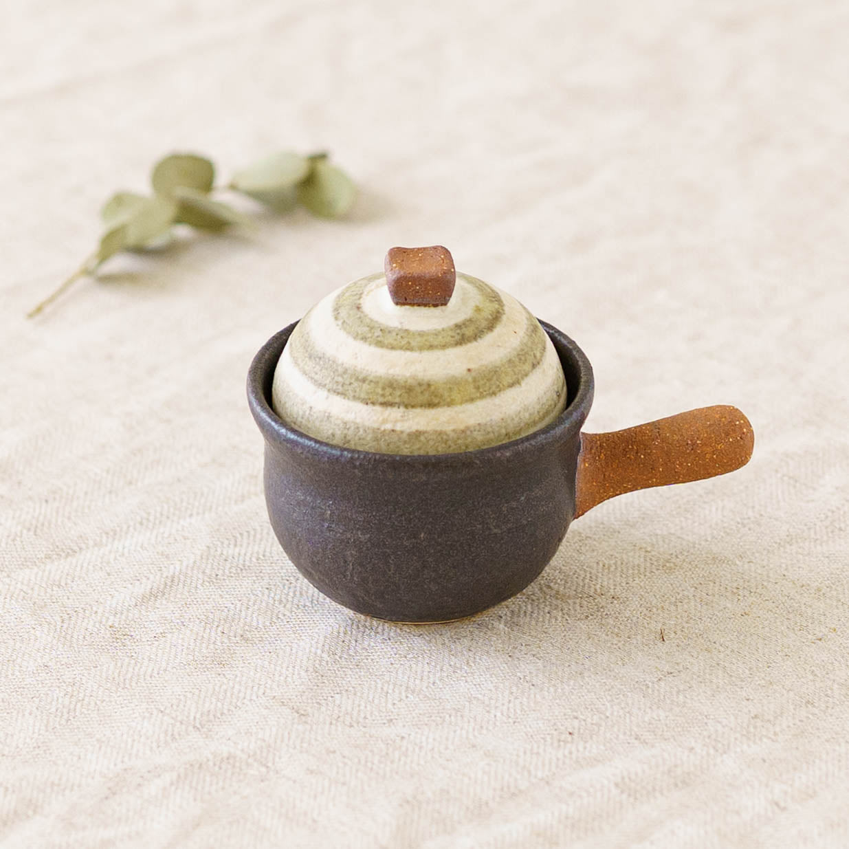 Clay pot chopstick rest spiral | Naoko Ikemoto