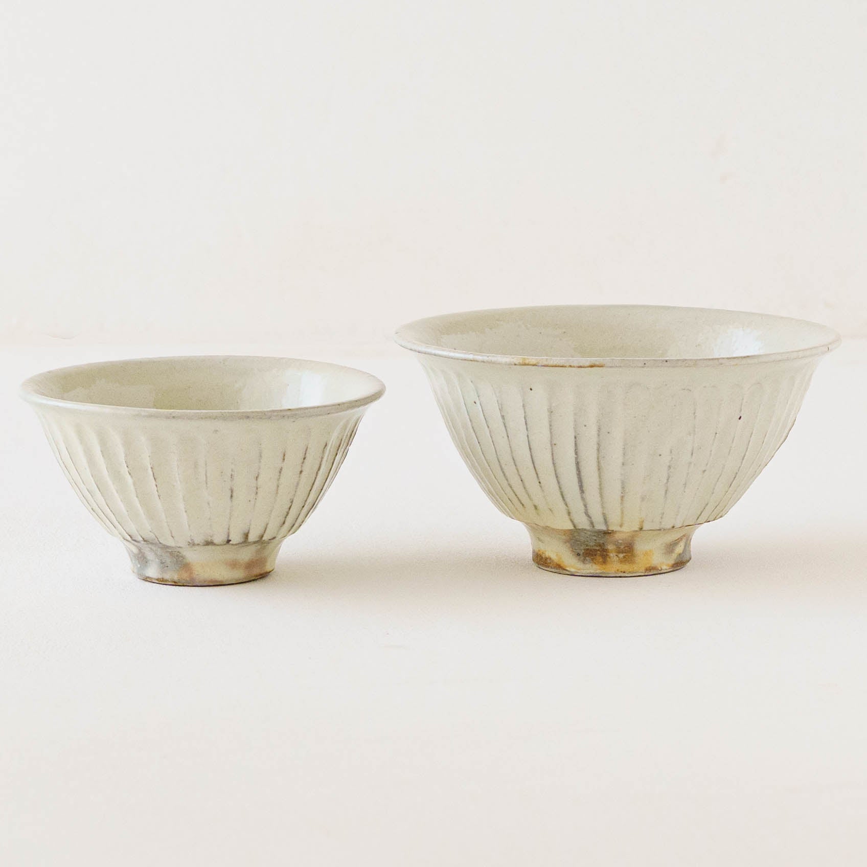 古谷製陶所 古谷浩一 鉄散 線彫めし碗 小｜和食器通販 四季折折 – 四季