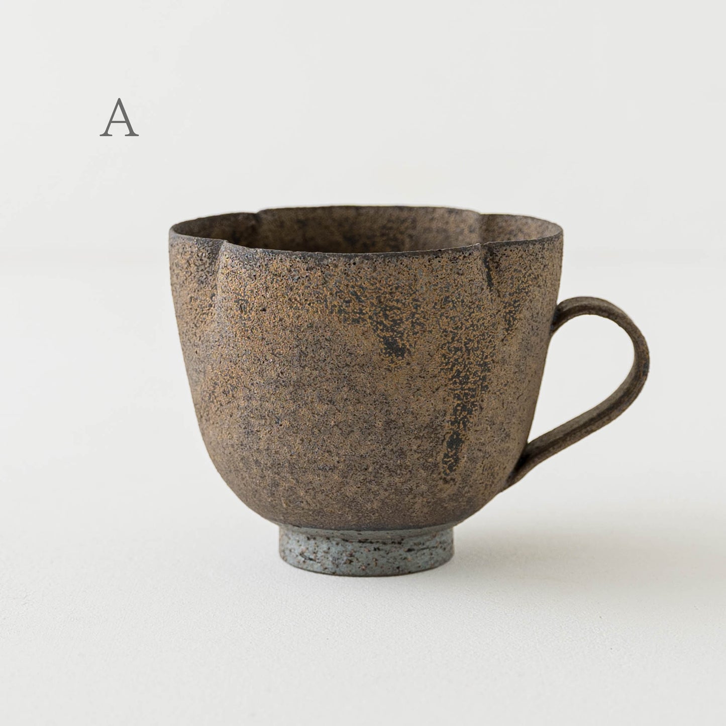 Flower mug Iron glaze | Sakiko Tomibe 